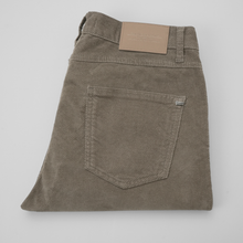 Pantaloni bărbătești din raiat fin NEVADA Heritage™ – Croi Clasic - Bej închis