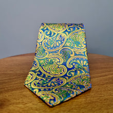 Cravată Grazzie Filipeti - Albastru, muștar și verde - Model Paisley